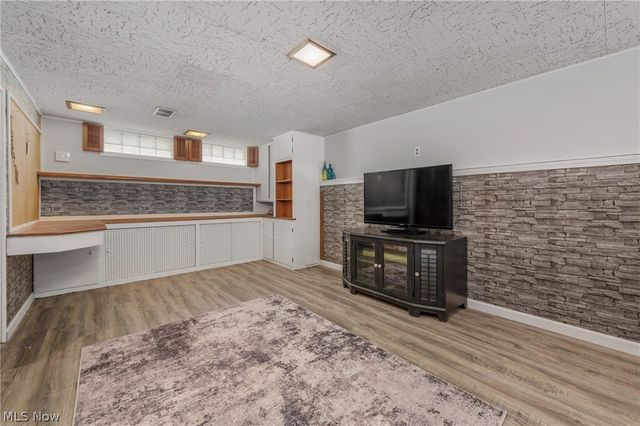 3122 Parklane Drive, Parma, OH 44134