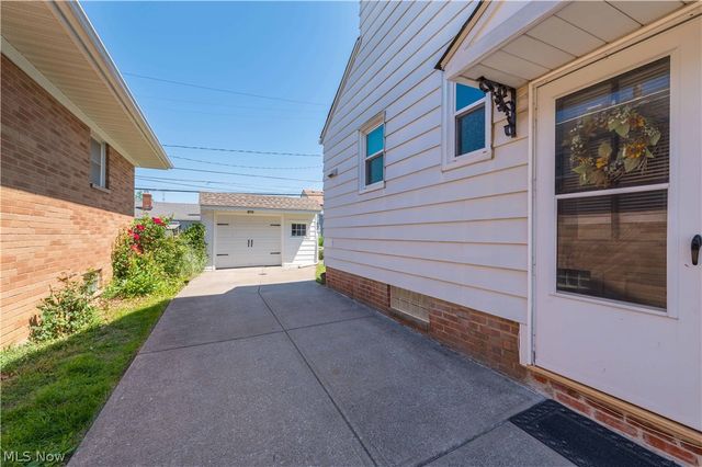 3122 Parklane Drive, Parma, OH 44134