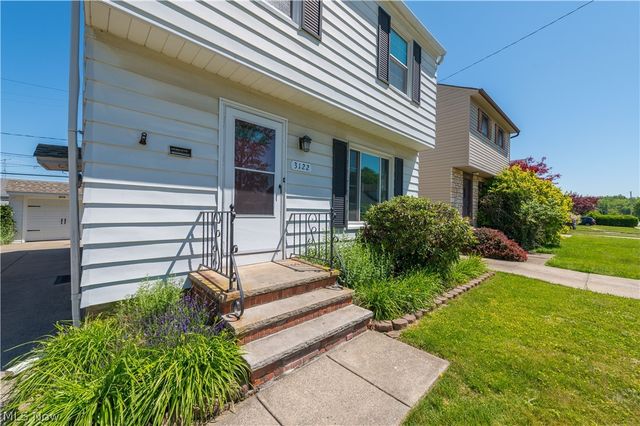 3122 Parklane Drive, Parma, OH 44134