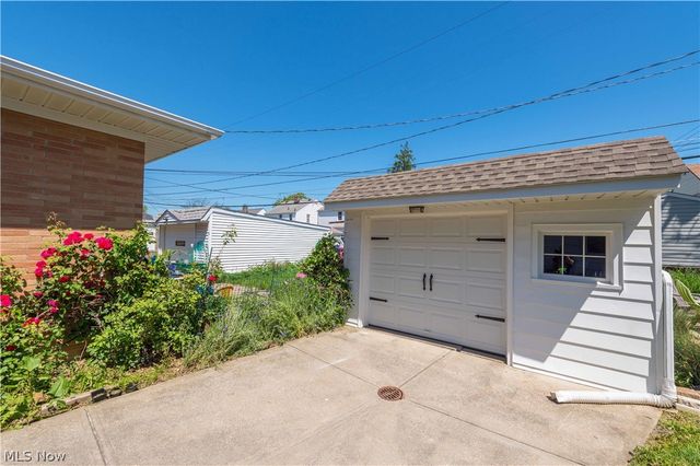 3122 Parklane Drive, Parma, OH 44134