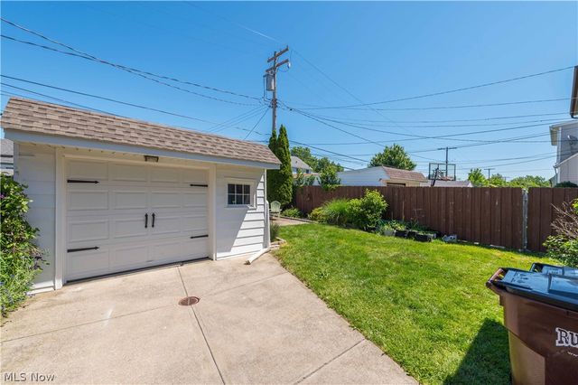 3122 Parklane Drive, Parma, OH 44134