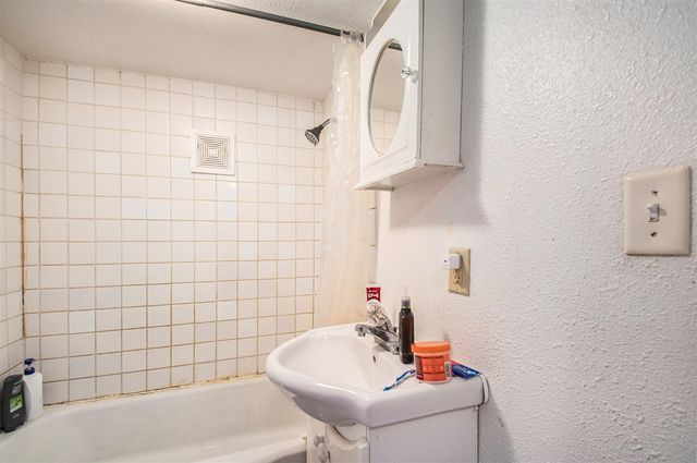 228 N First Street, Cassopolis, MI 49031