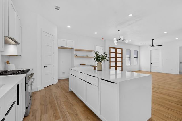 609 E Grove Street, Kaufman, TX 75142