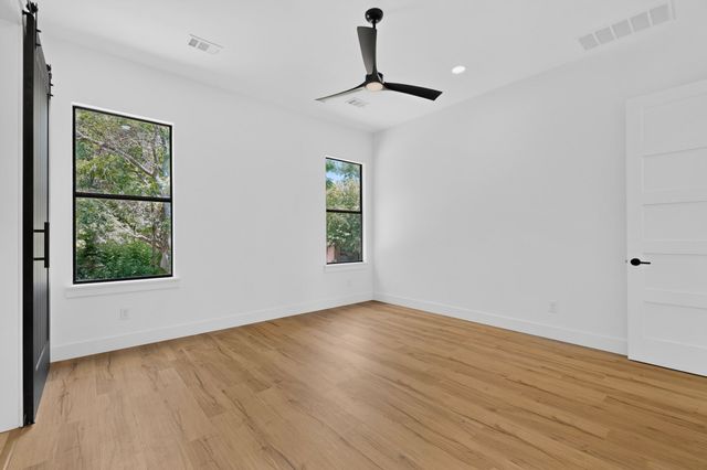 609 E Grove Street, Kaufman, TX 75142