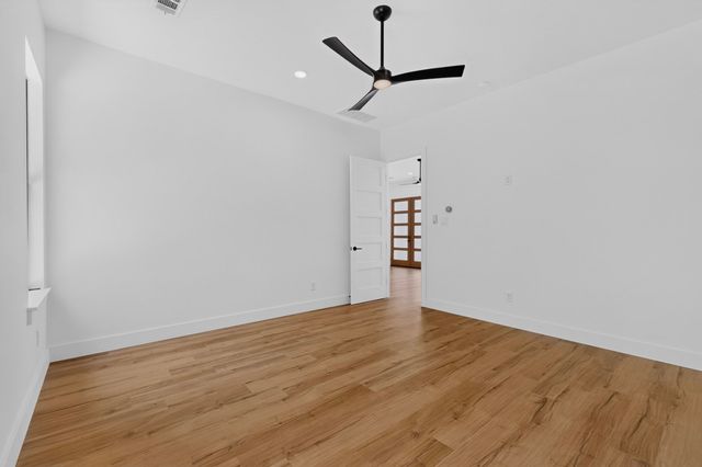 609 E Grove Street, Kaufman, TX 75142