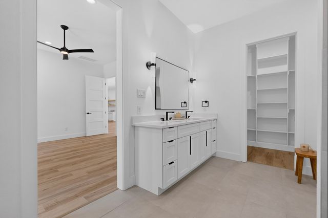 609 E Grove Street, Kaufman, TX 75142