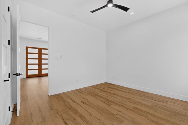 609 E Grove Street, Kaufman, TX 75142