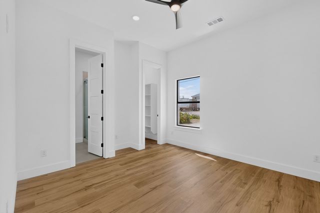 609 E Grove Street, Kaufman, TX 75142