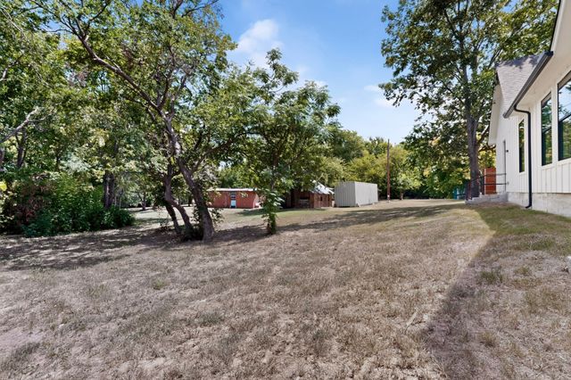 609 E Grove Street, Kaufman, TX 75142