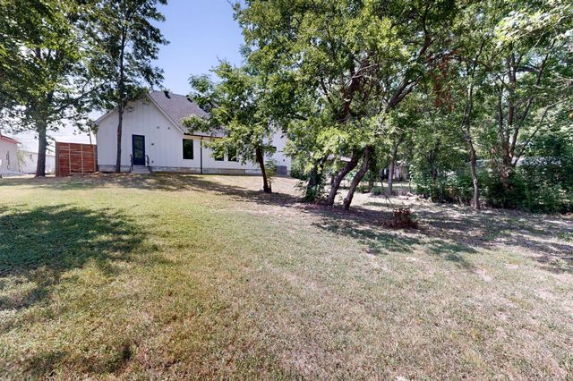 609 E Grove Street, Kaufman, TX 75142