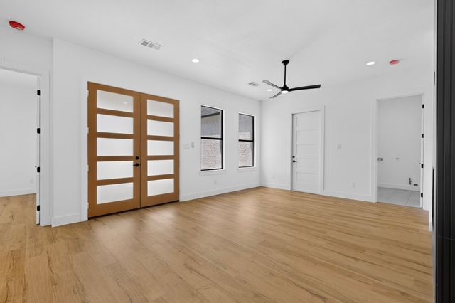 609 E Grove Street, Kaufman, TX 75142