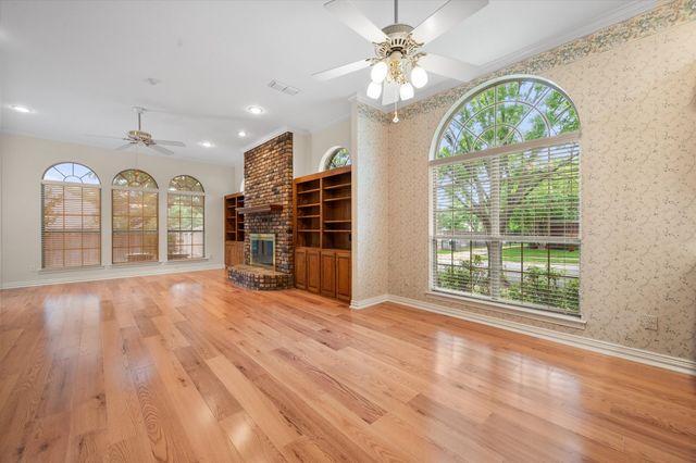 5200 Independence Avenue, Arlington, TX 76017