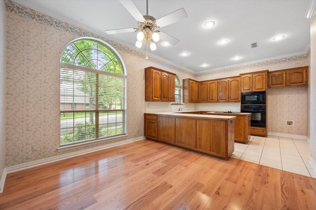 5200 Independence Avenue, Arlington, TX 76017