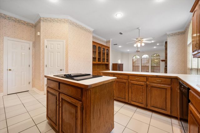 5200 Independence Avenue, Arlington, TX 76017