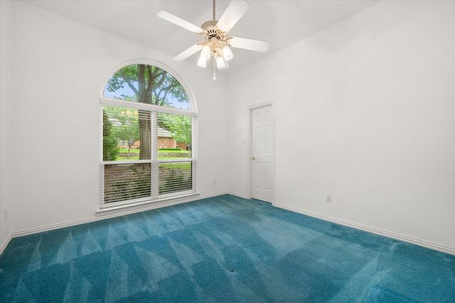 5200 Independence Avenue, Arlington, TX 76017