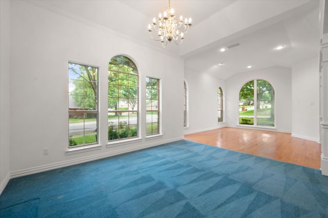 5200 Independence Avenue, Arlington, TX 76017