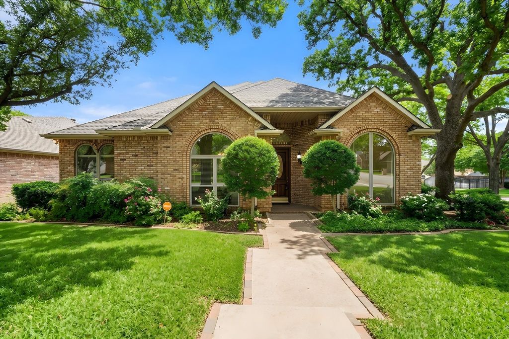 5200 Independence Avenue, Arlington, TX 76017