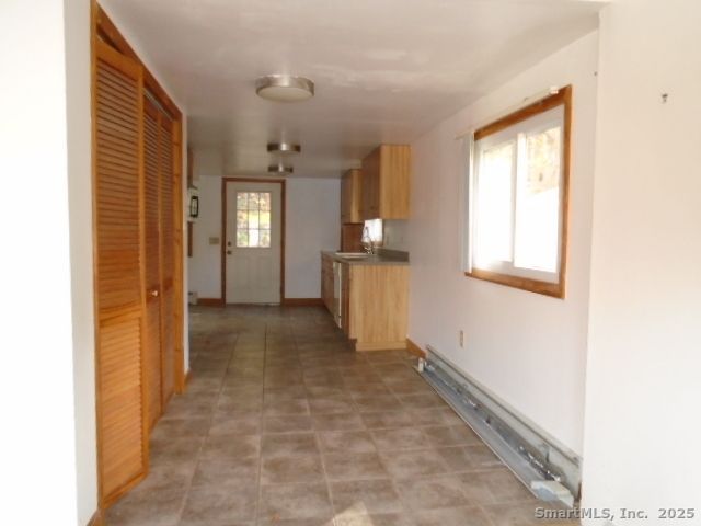 817 East Wakefield Boulevard, Winchester, CT 06098