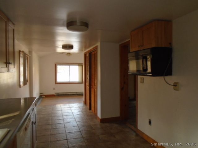 817 East Wakefield Boulevard, Winchester, CT 06098