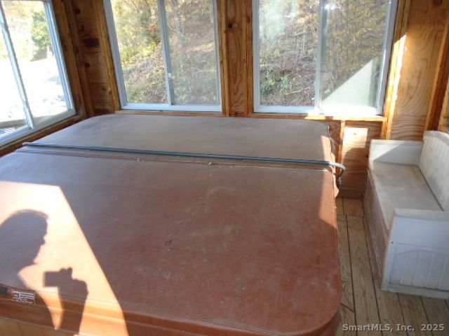 817 East Wakefield Boulevard, Winchester, CT 06098