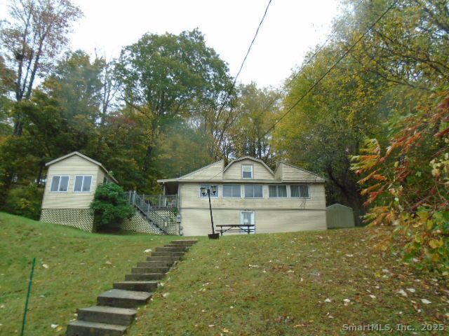 817 East Wakefield Boulevard, Winchester, CT 06098
