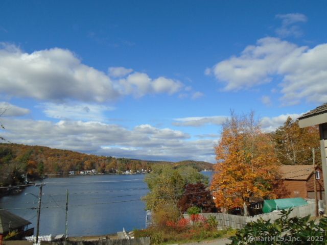 817 East Wakefield Boulevard, Winchester, CT 06098