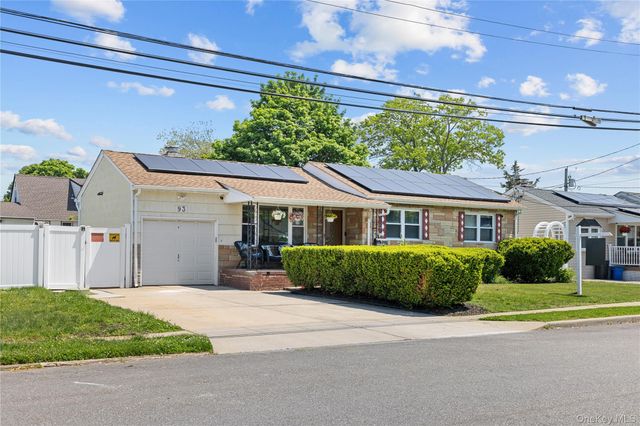 93 Lloyd Avenue, North Babylon, NY 11703