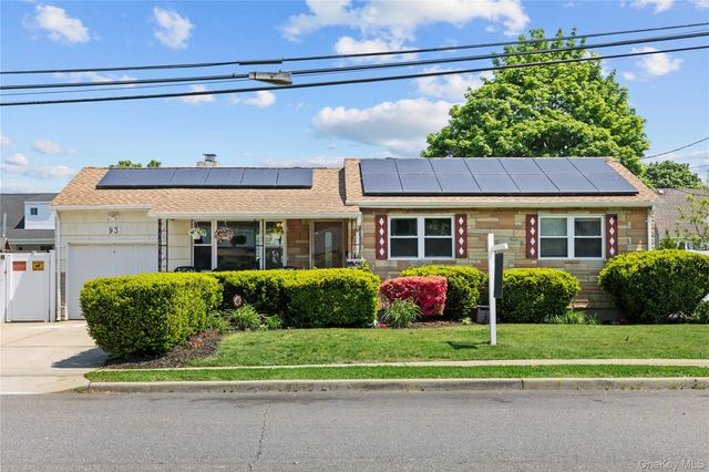 93 Lloyd Avenue, North Babylon, NY 11703