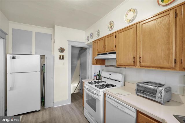 802 RACE AVE, Lancaster, PA 17603