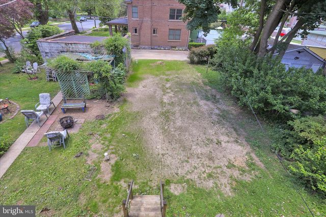 802 RACE AVE, Lancaster, PA 17603