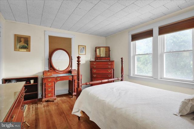 802 RACE AVE, Lancaster, PA 17603