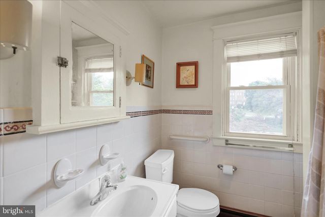 802 RACE AVE, Lancaster, PA 17603