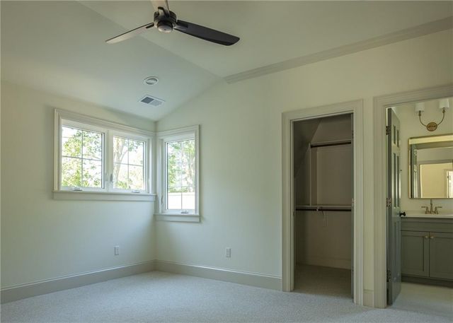 4810 W 69th Terrace, Prairie Village, KS 66208