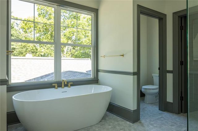 4810 W 69th Terrace, Prairie Village, KS 66208