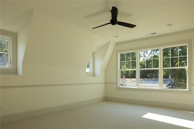 4810 W 69th Terrace, Prairie Village, KS 66208