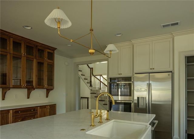 4810 W 69th Terrace, Prairie Village, KS 66208