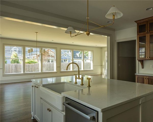 4810 W 69th Terrace, Prairie Village, KS 66208