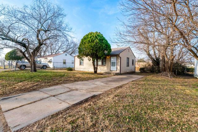 2343 N Volutsia St, Wichita, KS 67219