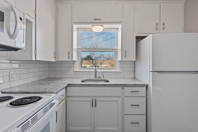 2343 N Volutsia St, Wichita, KS 67219