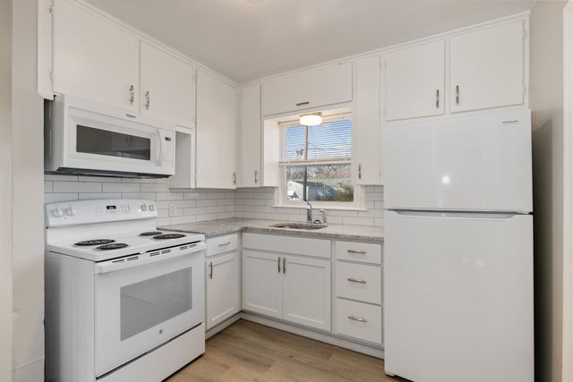 2343 N Volutsia St, Wichita, KS 67219