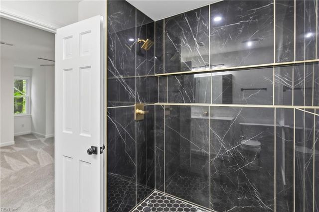 914 Etna DR, Newport News, VA 23608