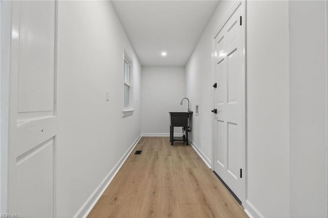 914 Etna DR, Newport News, VA 23608