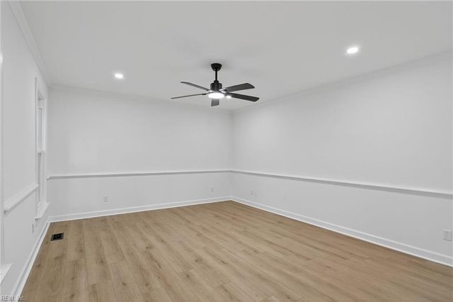 914 Etna DR, Newport News, VA 23608
