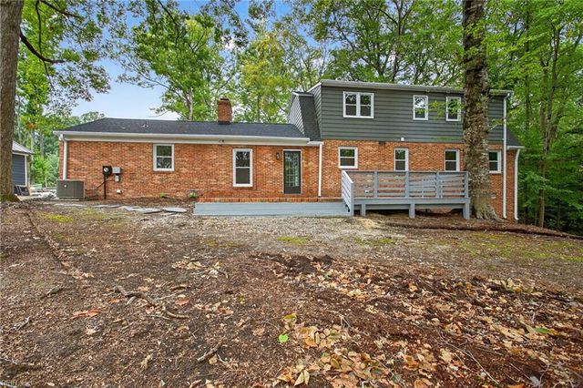 914 Etna DR, Newport News, VA 23608