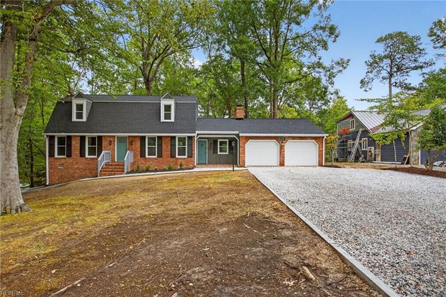 914 Etna DR, Newport News, VA 23608