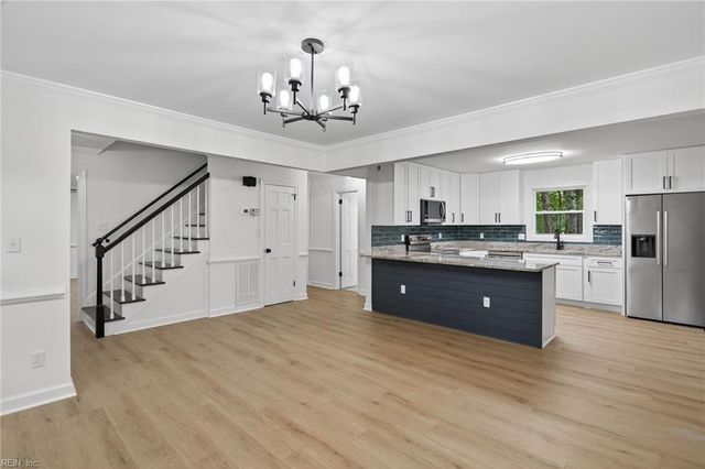 914 Etna DR, Newport News, VA 23608