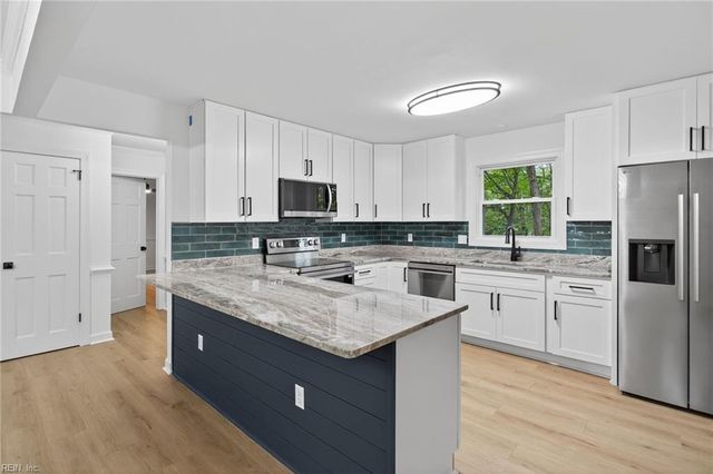 914 Etna DR, Newport News, VA 23608