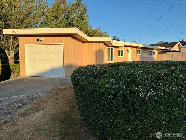 8907 Beacon Avenue S, Seattle, WA 98118