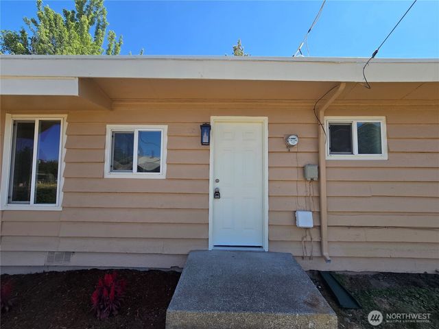 8907 Beacon Avenue S, Seattle, WA 98118