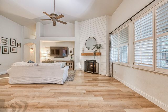 9540 N Winery Avenue, Fresno, CA 93720